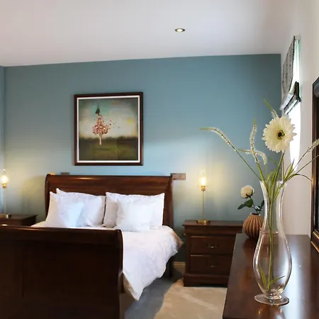 Castledale Bed & Breakfast 5*